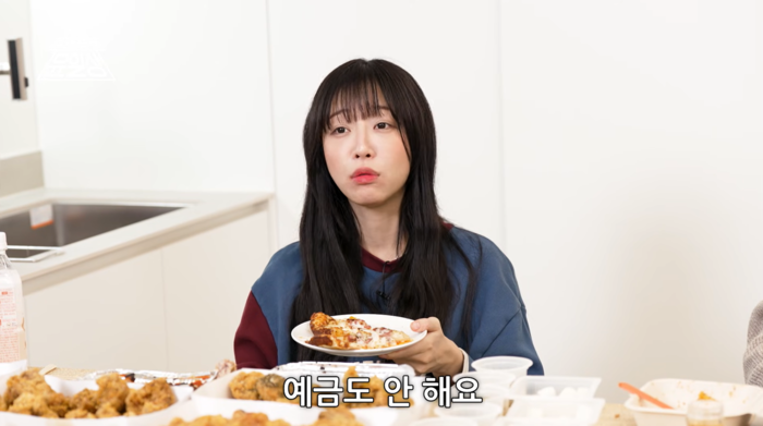 노란 수영복에 섹시한 몸매 어필하는 존예 처자