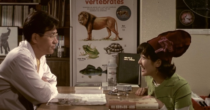 노란 수영복에 섹시한 몸매 어필하는 존예 처자