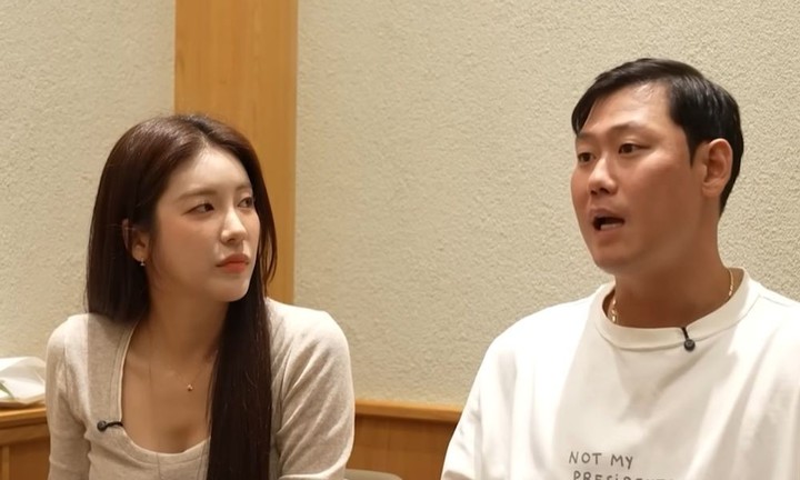 노란 수영복에 섹시한 몸매 어필하는 존예 처자