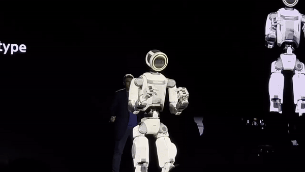 현대차그룹이 5일(현지시간) 미국 라스베이거스 만달레이베이 컨벤션센터에서 열린 CES 2026 미디어데이에서 로봇 계열사 보스턴다이내믹스의 휴머노이드 '아틀라스'를 선보였다. (사진=지디넷코리아 신영빈 기자)