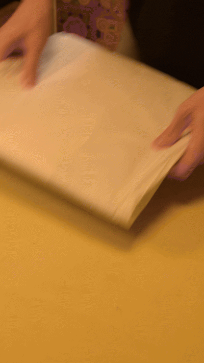 김씨가 워싱턴 주미대한제국공사관에서 열린 광복 80돌 기획전 ‘한국적 환대의 아름다움’에서 출품한 '까치와 호랑이' 제작 과정. 세계적 인기를 모은 애니메이션 ‘케이팝 데몬 헌터스’의 호랑이 캐릭터 ‘더피’의 원형이다. /금박연 제공