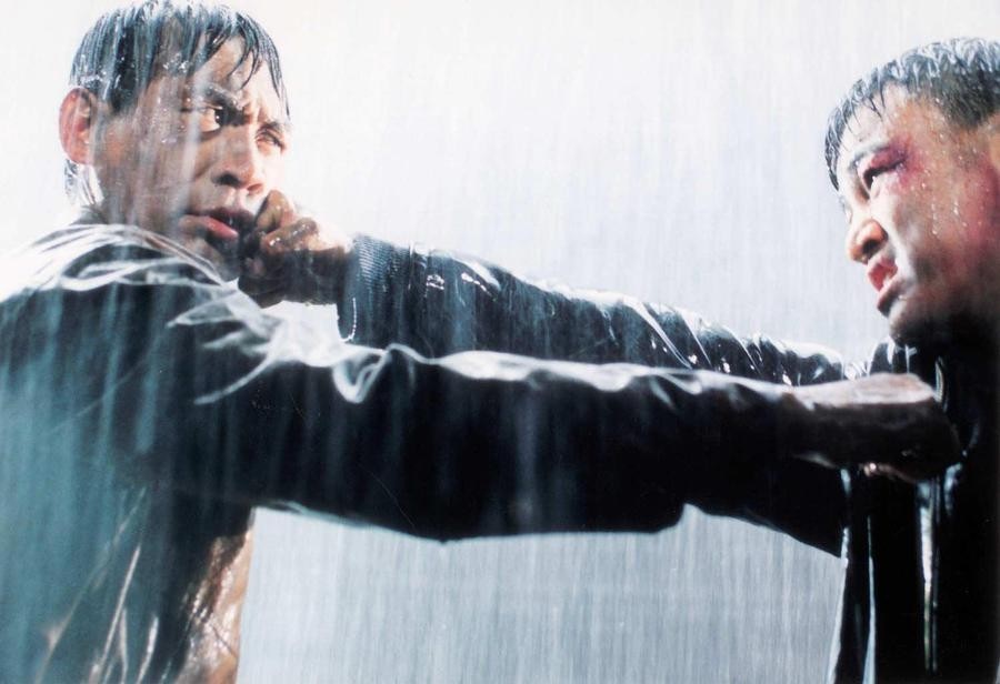 노란 수영복에 섹시한 몸매 어필하는 존예 처자