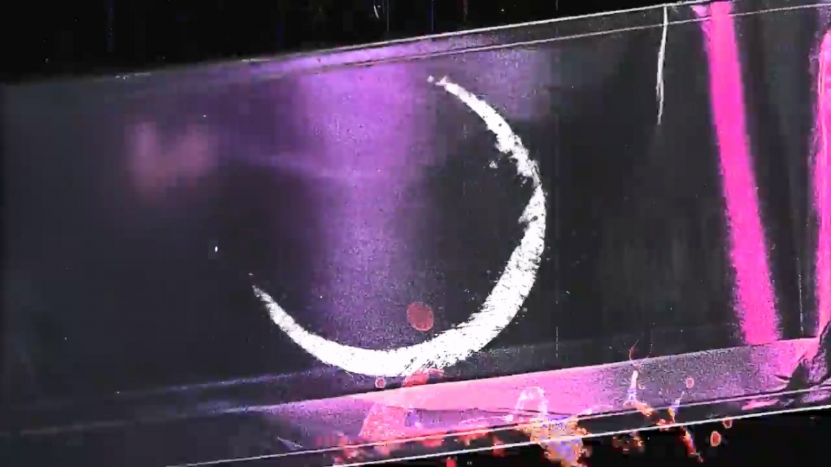 노란 수영복에 섹시한 몸매 어필하는 존예 처자