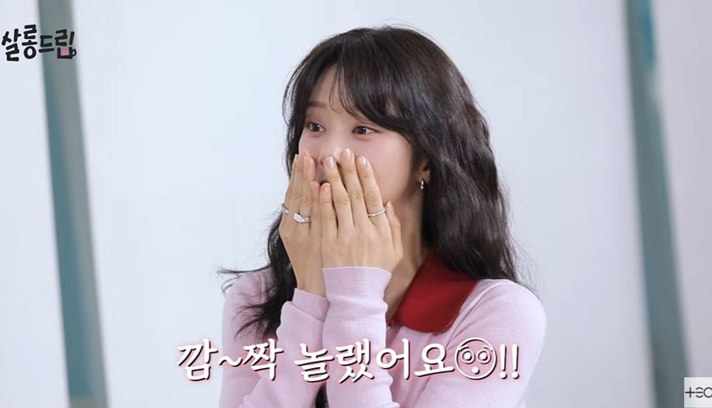 노란 수영복에 섹시한 몸매 어필하는 존예 처자