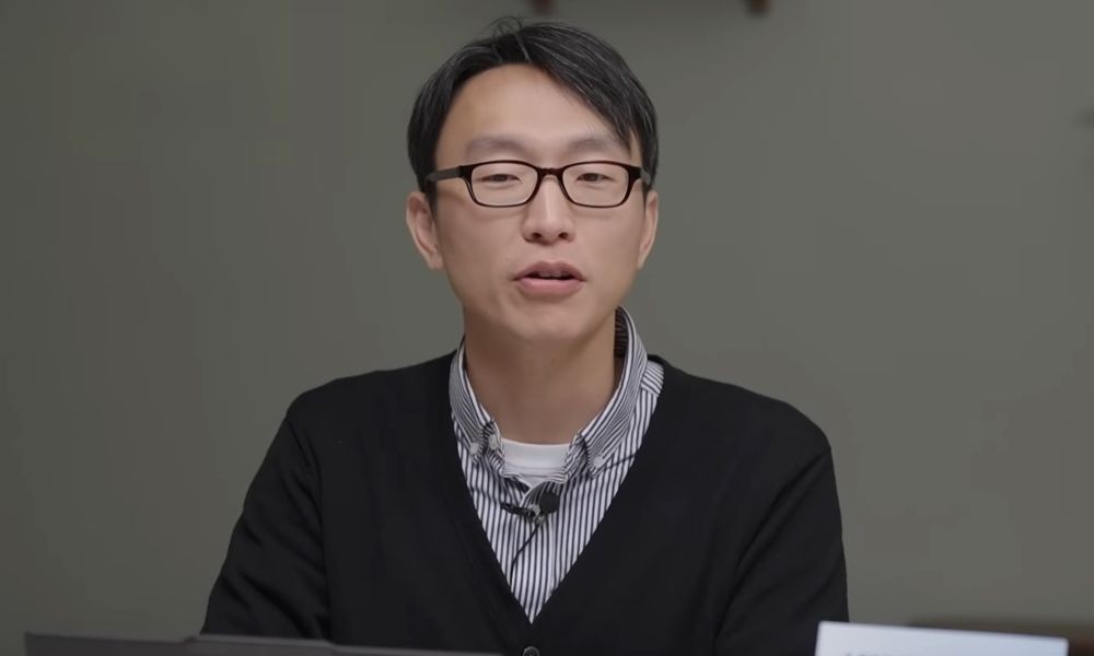 노란 수영복에 섹시한 몸매 어필하는 존예 처자