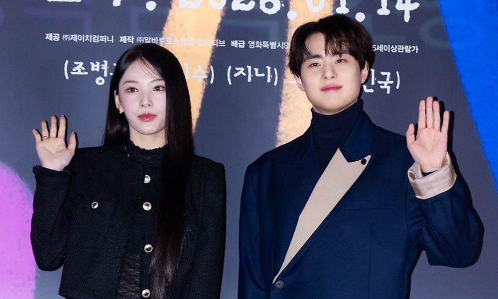 노란 수영복에 섹시한 몸매 어필하는 존예 처자