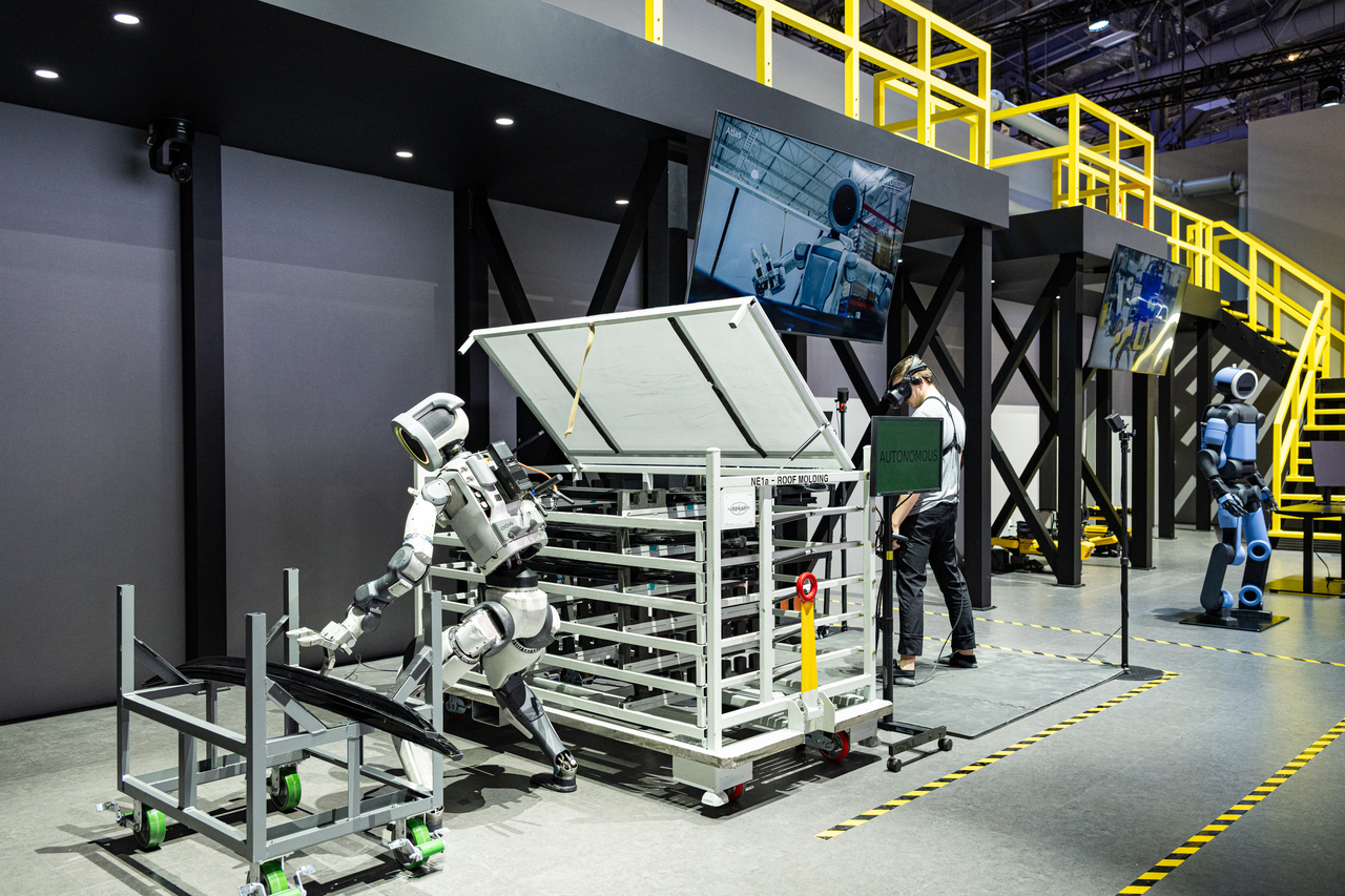 Autonomous Production More than a demo: Hyundai robots clock in at CES