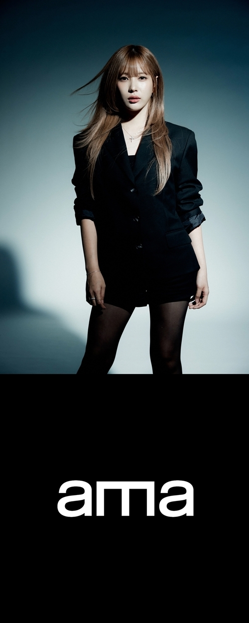 노란 수영복에 섹시한 몸매 어필하는 존예 처자