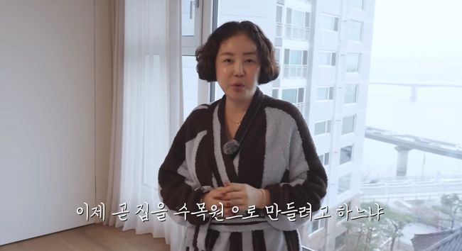 노란 수영복에 섹시한 몸매 어필하는 존예 처자