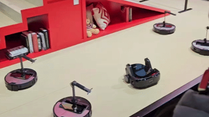 중국 가전업체 로보락은 세계 최대 가전·IT 전시회 'CES 2026' 이틀째인 7일(현지시간) 오전 미국 라스베이거스 베네치안 호텔 내 부스에서 로봇청소기 신모델 '사로스 로버'를 시연했다. 박준이 기자.