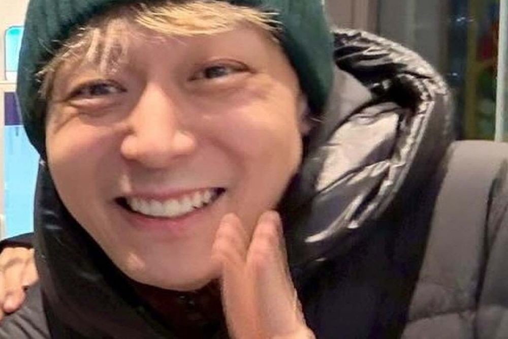 노란 수영복에 섹시한 몸매 어필하는 존예 처자