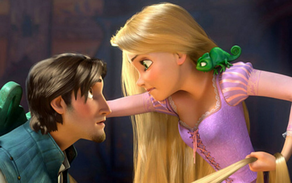 노란 수영복에 섹시한 몸매 어필하는 존예 처자