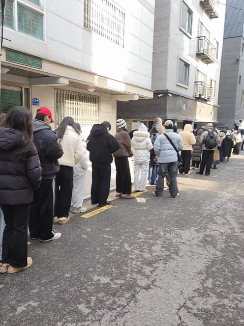 두쫀쿠 맛집에 길게 늘어선 줄/영상=이미나 기자