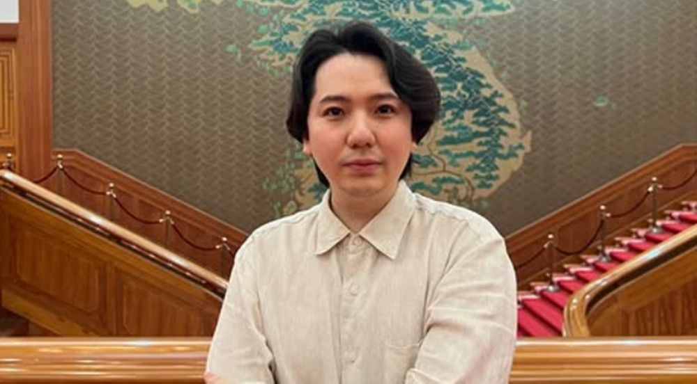 노란 수영복에 섹시한 몸매 어필하는 존예 처자