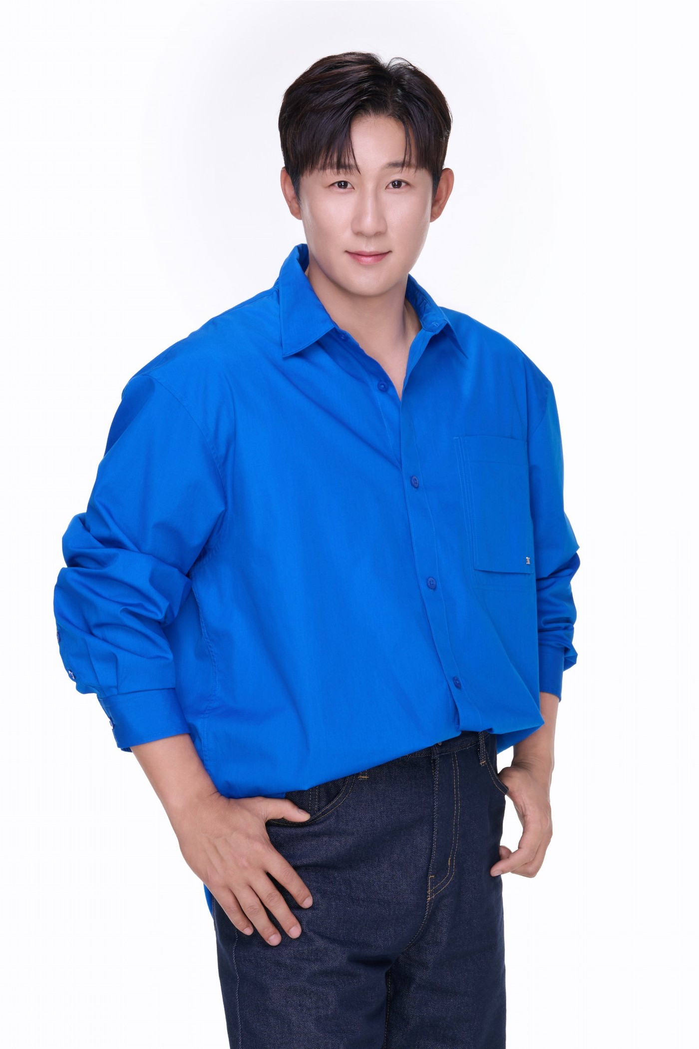 노란 수영복에 섹시한 몸매 어필하는 존예 처자