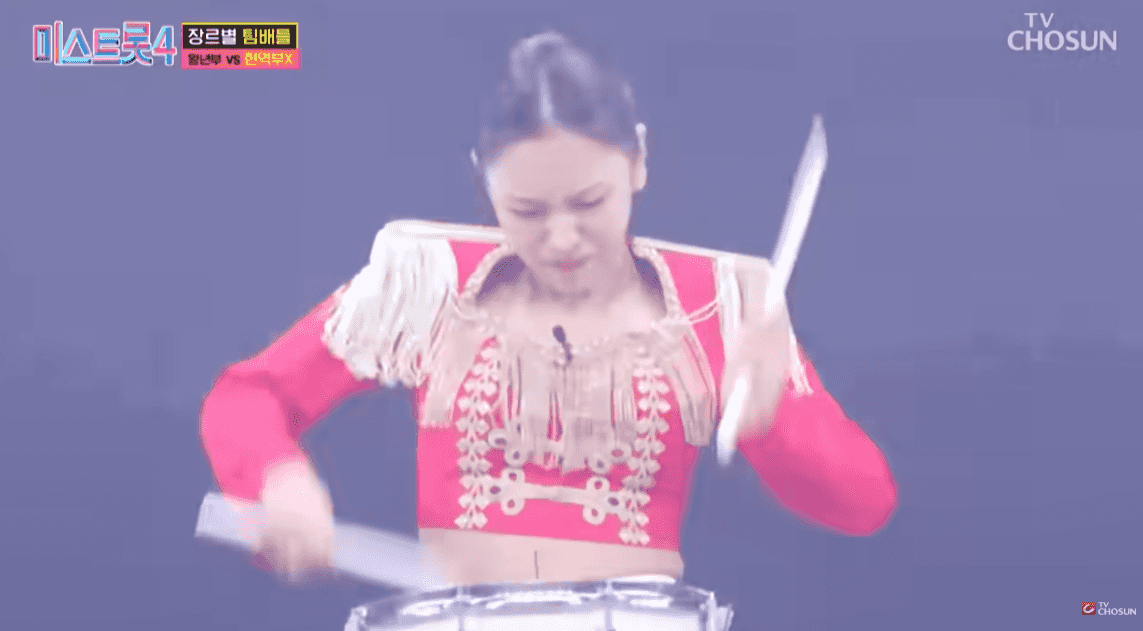 '미스트롯4'에서 현역부X가 선보인 드럼 퍼포먼스. /TV조선