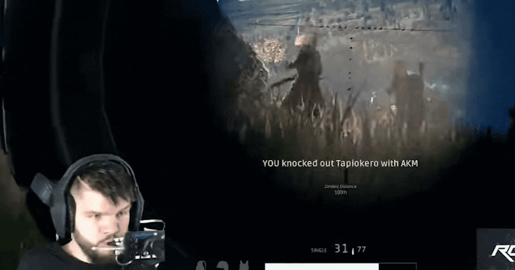 입으로 물고 고개의 움직임과 들숨·날숨으로 조작하는 ‘쿼드스틱 마우스’를 활용한 게임 플레이 모습/유튜브 캡처