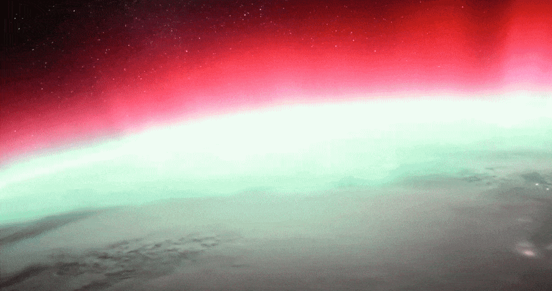 우주비행사 키미야 유이가 국제우주정거장에서 촬영한 오로라 영상의 일부