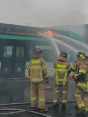 김포시 양촌읍의 한 차고지에서 발생한 화재 모습. 김포소방서 제공