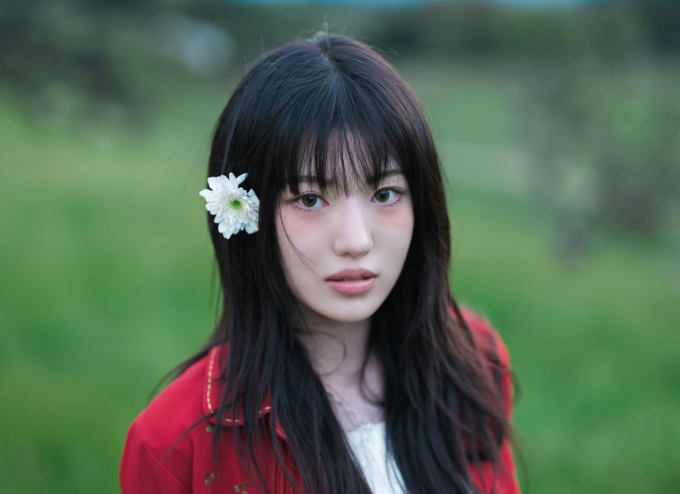 노란 수영복에 섹시한 몸매 어필하는 존예 처자