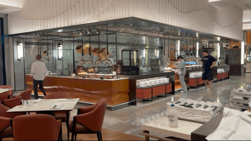 조식, 석식을 먹을 수 있는 그랜드키친 내부 모습. 심하연 기자