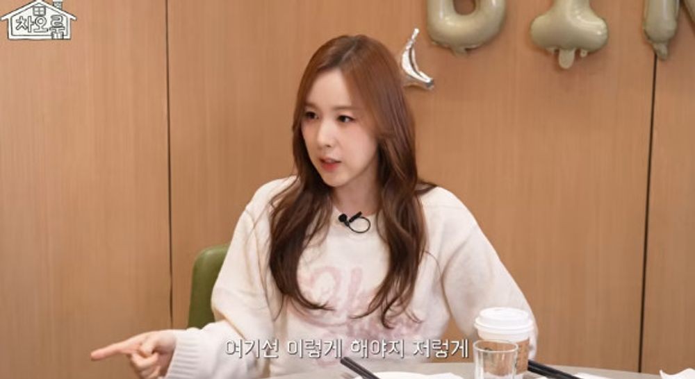 노란 수영복에 섹시한 몸매 어필하는 존예 처자