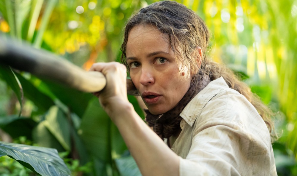 노란 수영복에 섹시한 몸매 어필하는 존예 처자