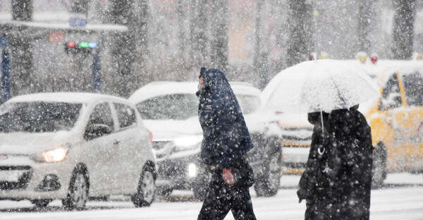 대설 경고 발령과 삼성전자 직장인 선호도 1위 복귀
