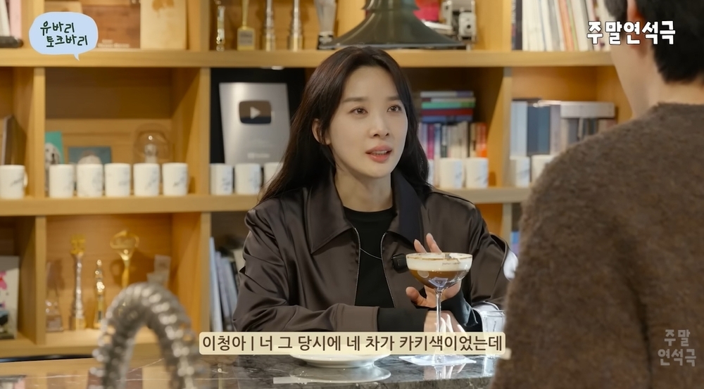 노란 수영복에 섹시한 몸매 어필하는 존예 처자