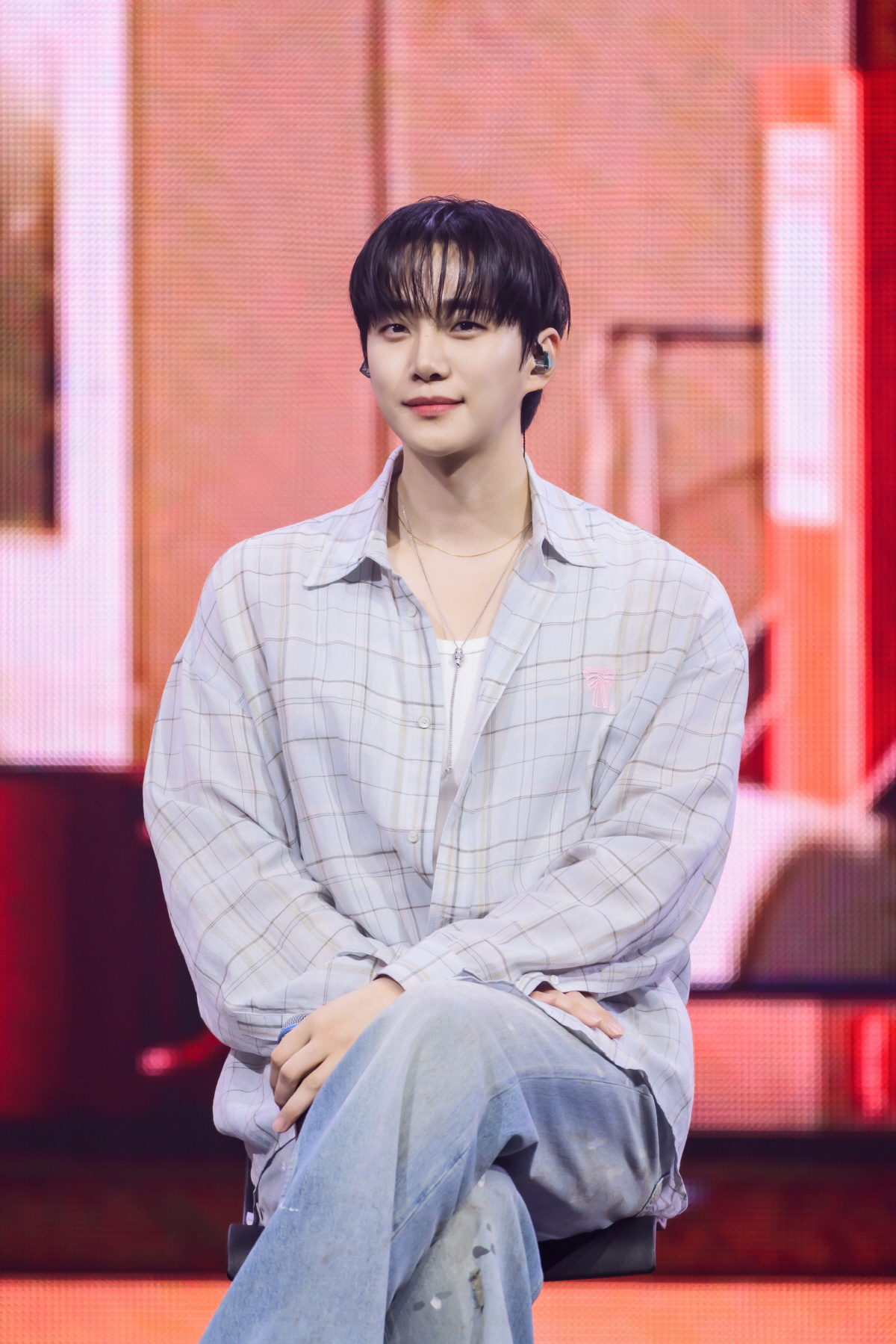 노란 수영복에 섹시한 몸매 어필하는 존예 처자