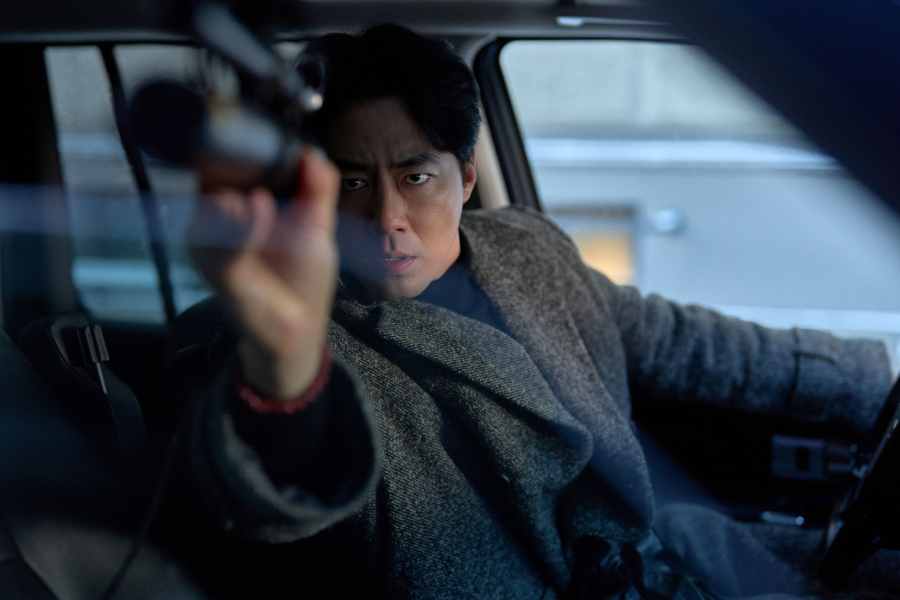 노란 수영복에 섹시한 몸매 어필하는 존예 처자