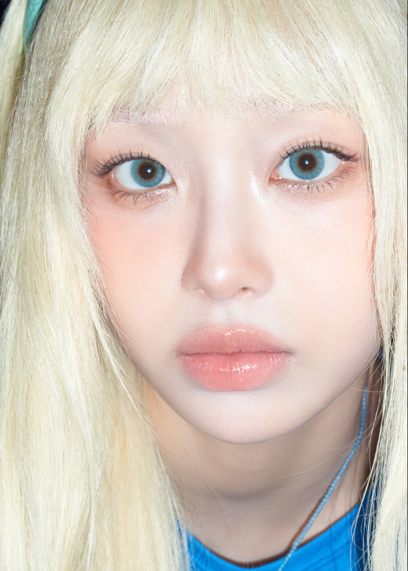 노란 수영복에 섹시한 몸매 어필하는 존예 처자