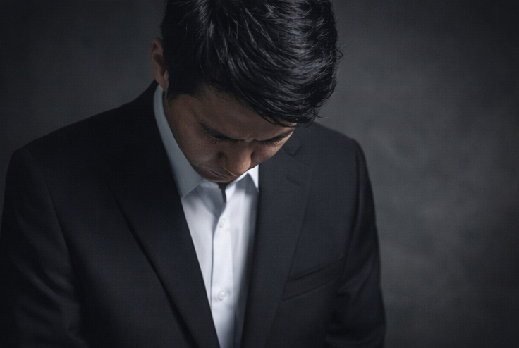 노란 수영복에 섹시한 몸매 어필하는 존예 처자