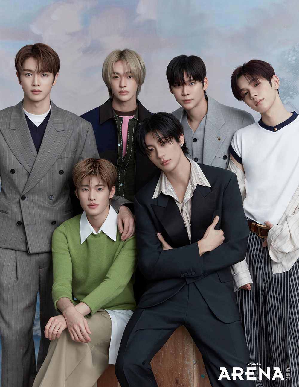 노란 수영복에 섹시한 몸매 어필하는 존예 처자