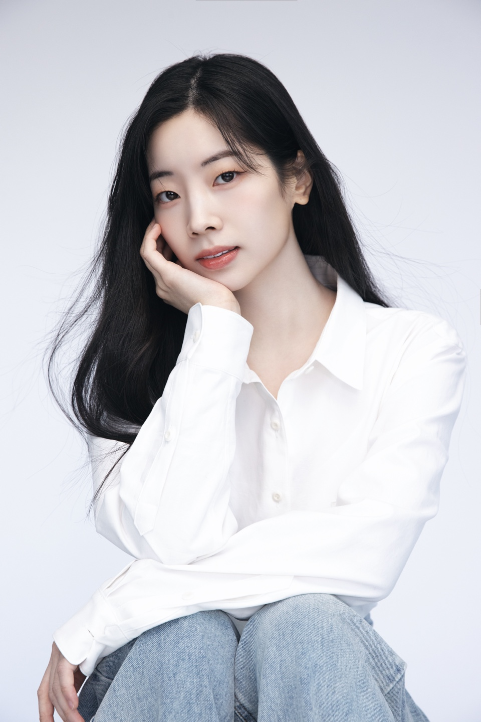 노란 수영복에 섹시한 몸매 어필하는 존예 처자