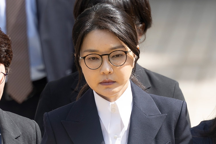 김건희 손편지 공개, 곽상도 전 의원 항소 및 핀란드 감독 퇴출 사건