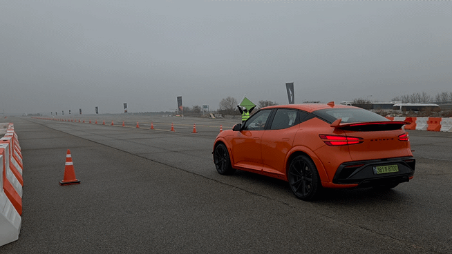 제네시스 'GV60 마그마' 드래그 레이스. ⓒ데일리안 정진주 기자
