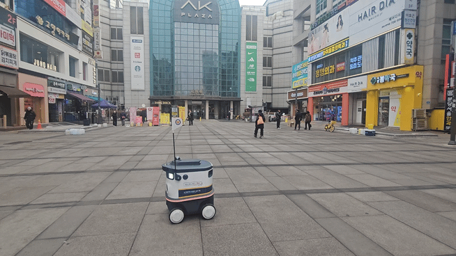 목적지에 도착한 뉴비가 다음 순찰 경로를 위해 후방으로 방향을 틀고 있다. [사진=설재윤 기자]