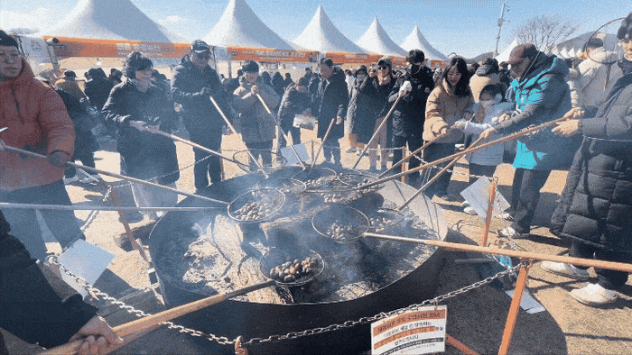 겨울공주 군밤축제 군밤 그릴존 / 사진= 문서연 여행+ 기자