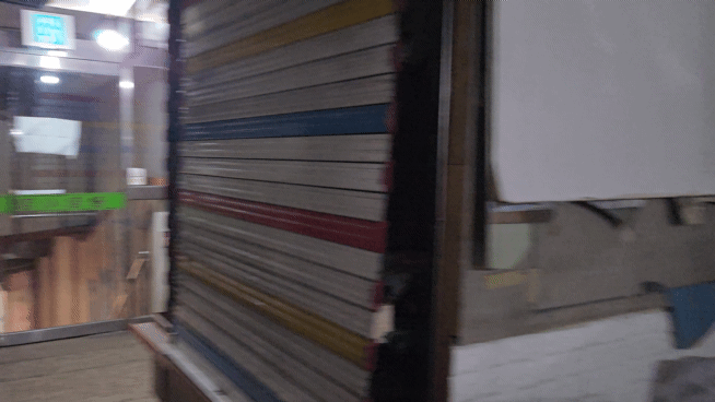 지난 11일 오후 서울 종로구 예지동 광장시장 내 한복거리에 위치한 광장시장 별관한복부가 문을 닫아 텅텅 비어있다. /영상=박수빈 기자