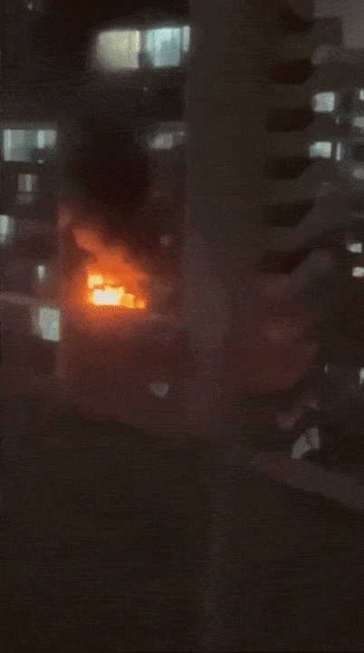 26일 새벽 서울 강남구 대치동 은마아파트에서 발생한 화재 당시 모습. 주민 제공