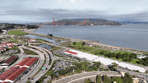 25일(현지시각) 언팩 준비로 한창인 미국 샌프란시스코 '팰리스 오브 파인 아트' 전경을 드론으로 촬영한 모습. 영상=삼성전자