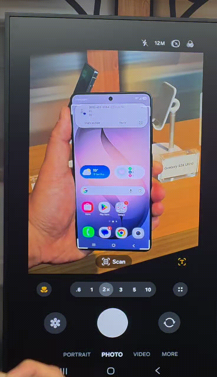 삼성전자 갤럭시S26 울트라 프라이버시 디스플레이 시연 모습.(사진=전화평 기자)