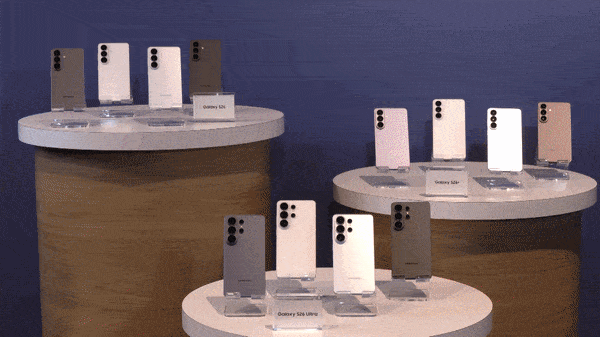 삼성전자가 25일(현지시간) 미국 샌프란시스코 팰리스 오브 파인 아트에서 열린 갤럭시 언팩 2026에서 공개된 갤럭시S26 시리즈. [삼성전자 제공]