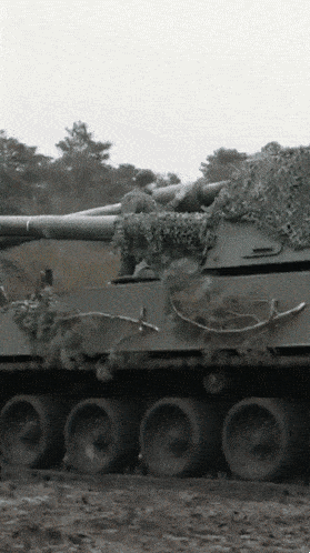 폴란드 제1기갑사단이 K9 자주포를 발사하는 폴란드 포병들의 모습을 공개했다. 엑스 캡처