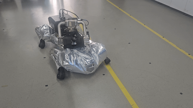 한국로봇융합연구원(KIRO)이 개발한 화재 진압용 사족보행 로봇의 모습. [사진=설재윤 기자]