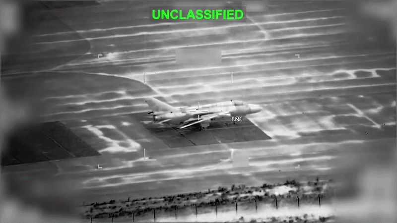 2일 오전 미 중부사령부가 소셜미디어를 통해 공개한 이란 공습 장면. /미 중부사령부 X(옛 트위터)