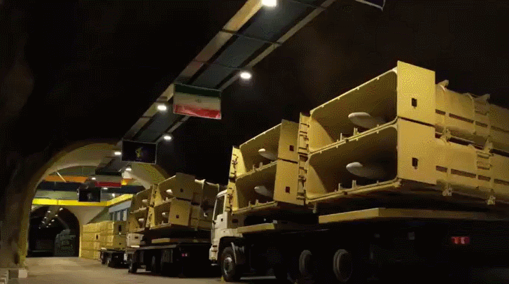 이란 혁명수비대가 국영 매체를 통해 공개한 드론 무기 터널 영상 갈무리