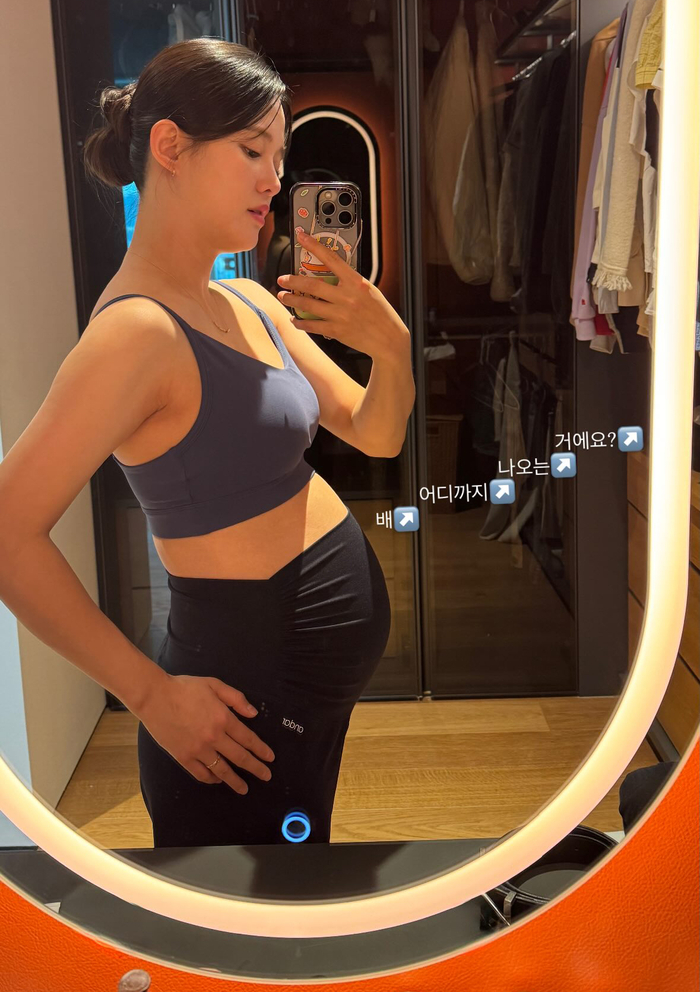 노란 수영복에 섹시한 몸매 어필하는 존예 처자