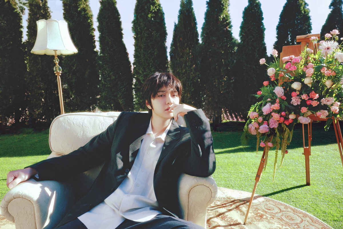 노란 수영복에 섹시한 몸매 어필하는 존예 처자